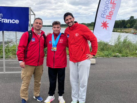 Para Kürek Sporcumuz Yiğit Doğukan Bozkurt’tan Paris’te İki Altın